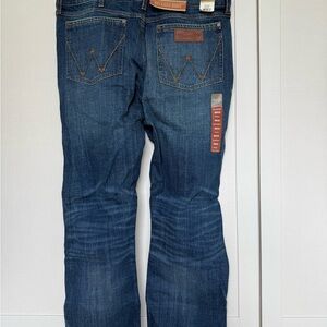 Wrangler Men's Relaxed Bootcut Jeans in Dark Blue Wash